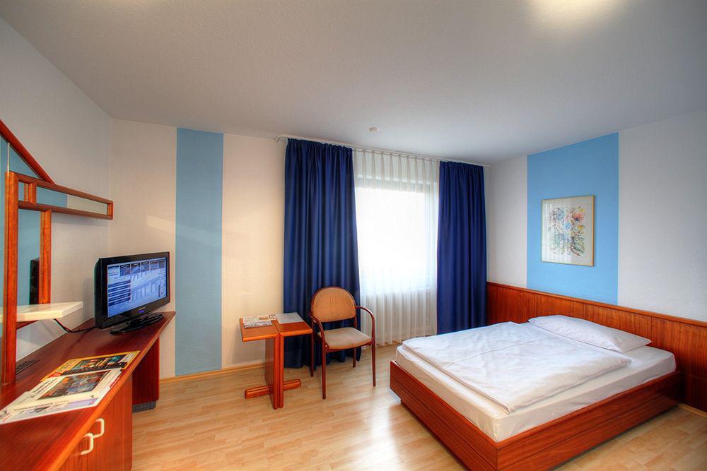 Hotel Berlin Sindelfingen Exterior photo